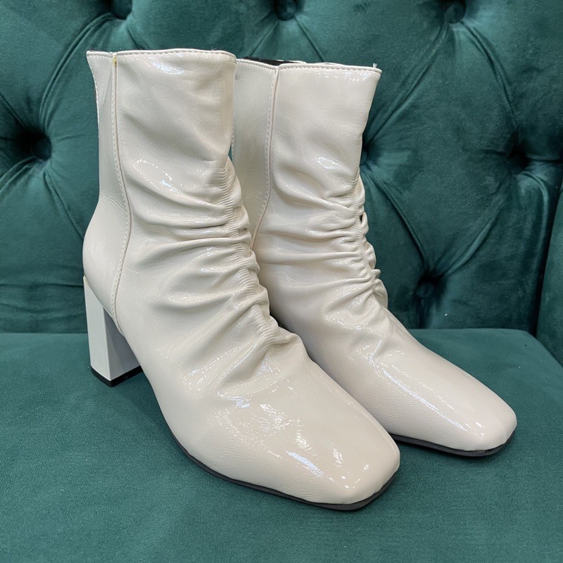 Bốt nữ/ boot nhăn da bóng Cổ Thấp 7Cm Hai Màu Đen Kem Cực Sang Chảnh Đế Vuông Mũi Vuông | BigBuy360 - bigbuy360.vn