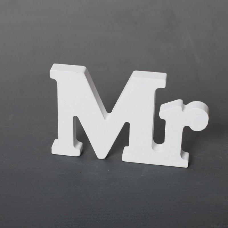 3 chữ Mr &amp; Mrs dùng trang trí bằng gỗ