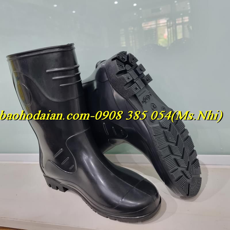 Ủng nhựa đen chất liệu PVC chống thấm nước RB004