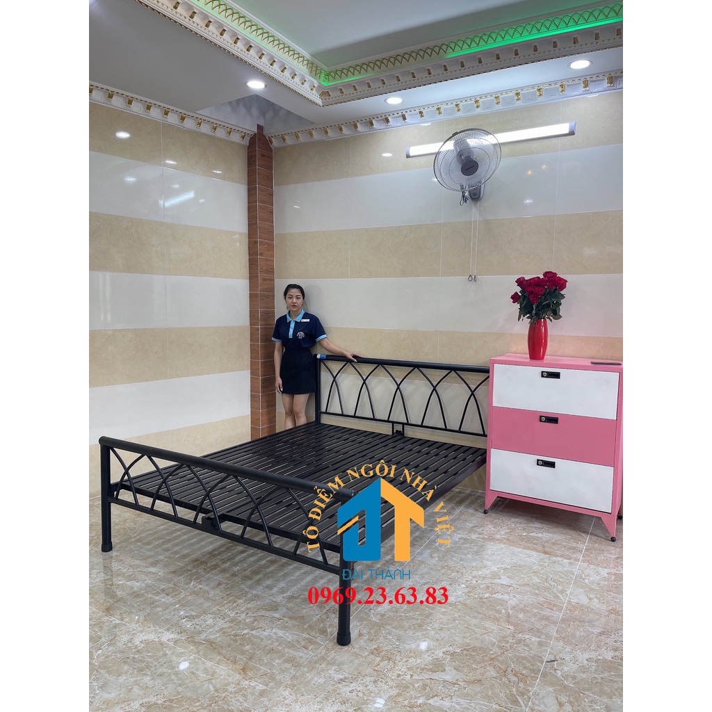 Giường sắt tròn cao cấp đen chéo 160 x 200