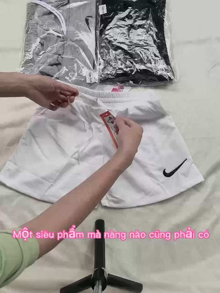 Quần short đùi nữ ngắn thể thao lưng thun thêu logo có túi mẫu mới 2021 -VD32 | BigBuy360 - bigbuy360.vn