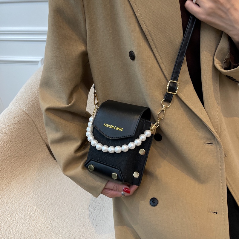 Túi đeo vai đựng điện thoại hình vuông đính ngọc trai thời trang mùa thu 2021