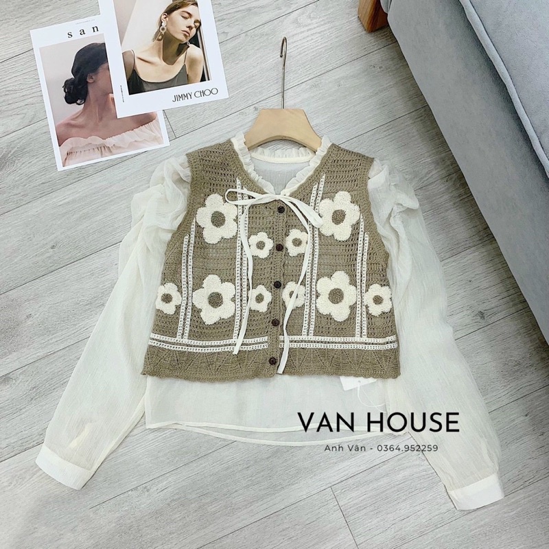 Set áo sơ mi kèm áo len hoa nổi A279