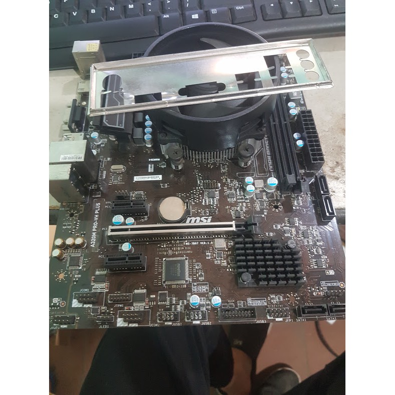 Combo main MSI A320 và Ryzen 5 1400 4 nhân 8 luồng