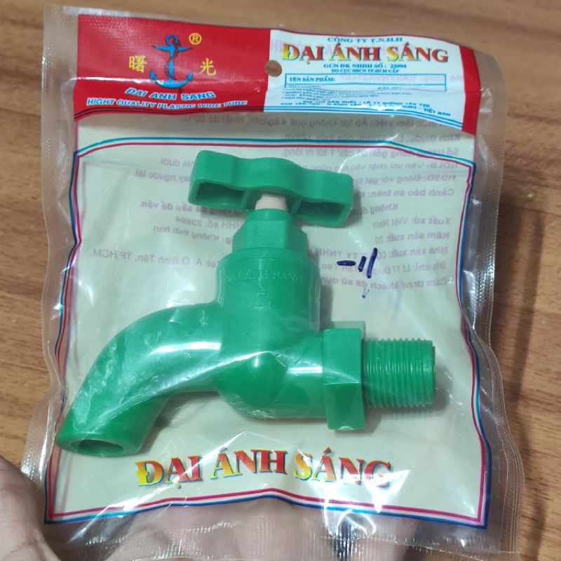 Vòi nước ĐẠI ÁNH SÁNG xanh lá ren 21