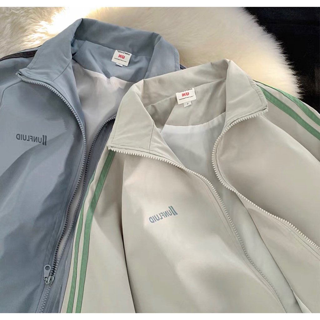 Khoác dù line llunf