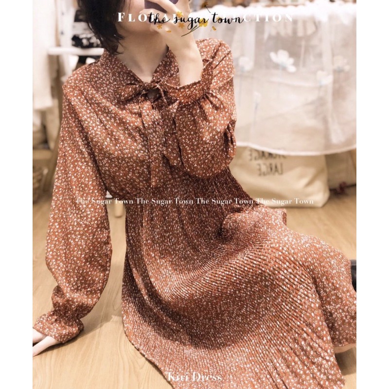 Váy Kiri chun eo xếp li by Sugar Town | BigBuy360 - bigbuy360.vn