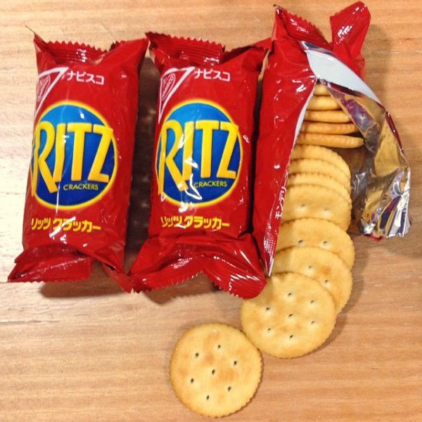 Bánh Quy Mặn RITZ 247g Kẹp Phô Mai 160g