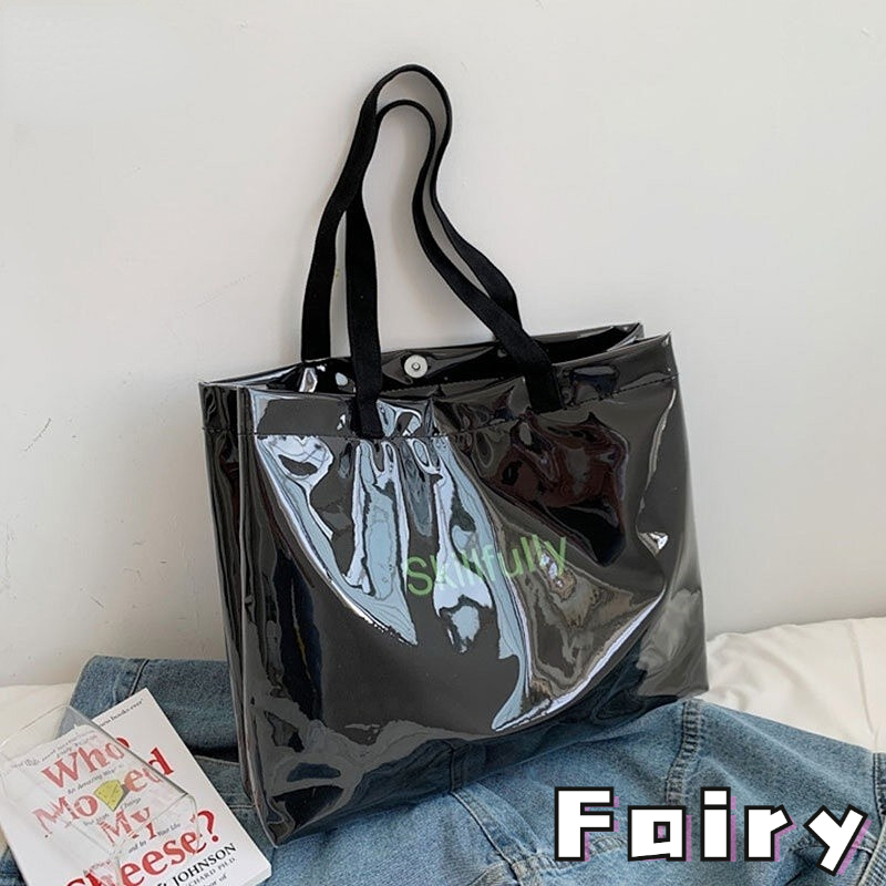 Túi Tote có thể giữ rất nhiều thứ cho phụ nữ. Túi Đeo Vai Thời Trang Đơn Giản Cá Tính