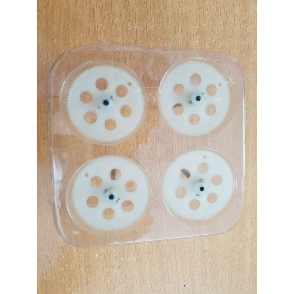 Xuongpin.vn xin giới thiệu đến các bạn bánh răng kèm trục phụ kiện chính hãng máy bay quad HJ817 cỡ lớn,hàng mới 100%