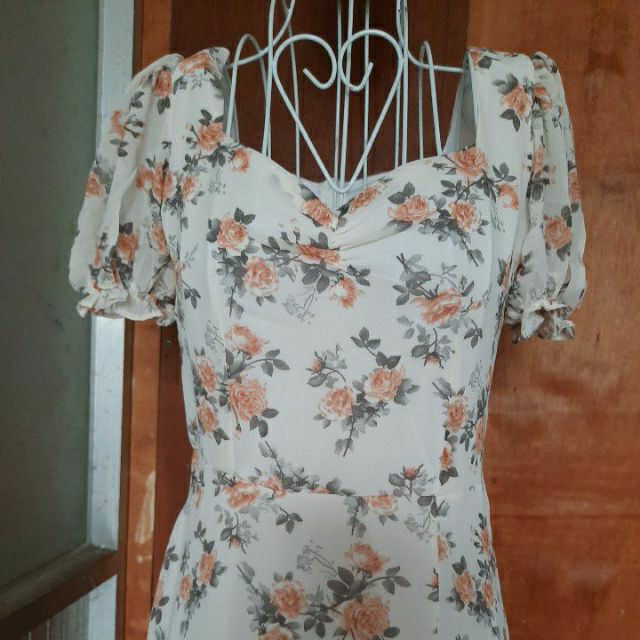 Đầm hoa xẻ tà nhún ngực tay phồng kèm ảnh thật | BigBuy360 - bigbuy360.vn