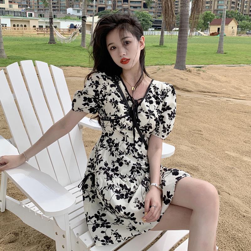 Đầm Cổ Chữ V Họa Tiết Hoa Phong Cách Vintage Pháp