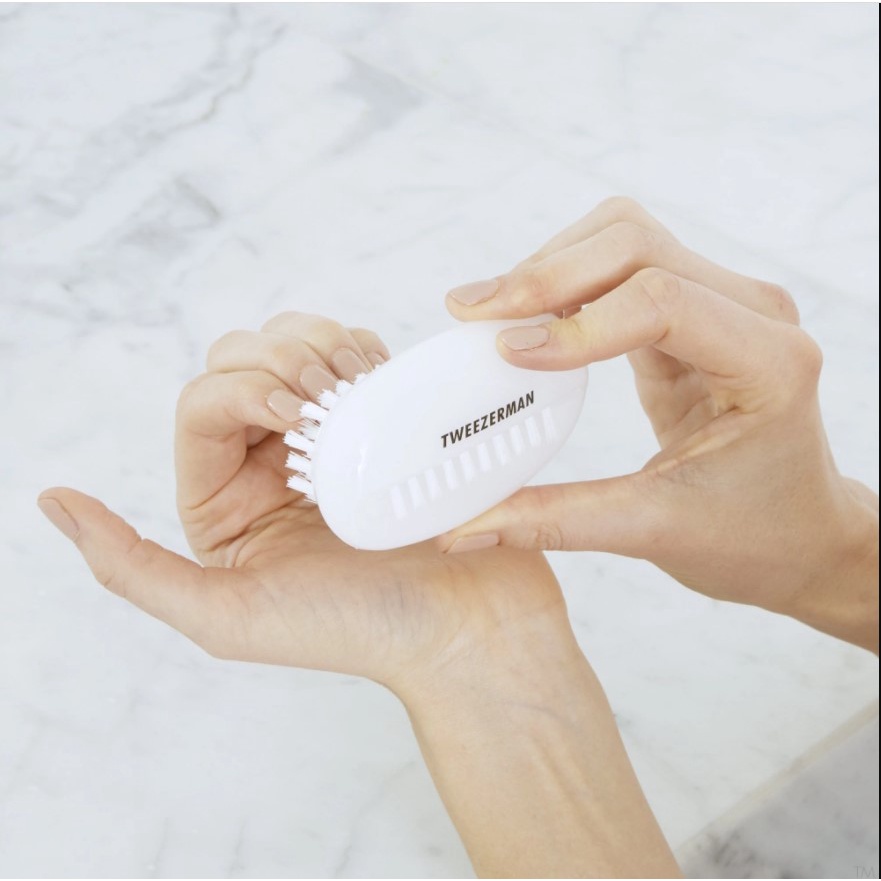 Tweezerman - Công Cụ Hỗ Trợ Làm Sạch Móng Tweezerman Dual Nail Brush