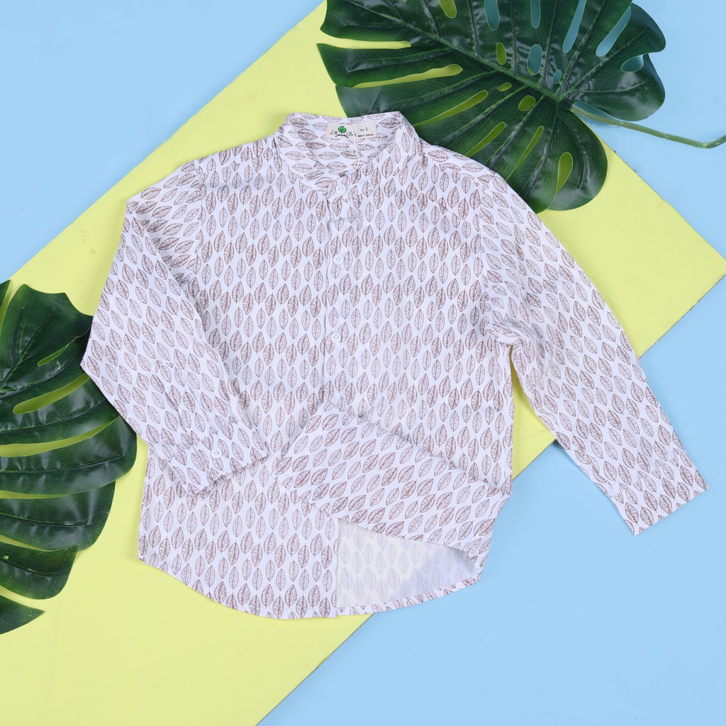 Áo sơ mi bé trai hình lá cổ trụ dài tay size 1/7T (cho bạn 10 - 23kg). Chất đẹp, không nhăn, đứng cổ, mặc thoải mái