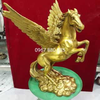 Thiên lý mã nặng 2kg, ngựa có cánh đang chạy