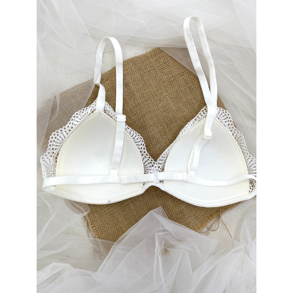 Bộ đồ lót ren trắng 👙FREESHIP 👙  Nguyên set gồm áo lót + quần lót dây cùng hoạ tiết ren gợi cảm, quyến rũ.