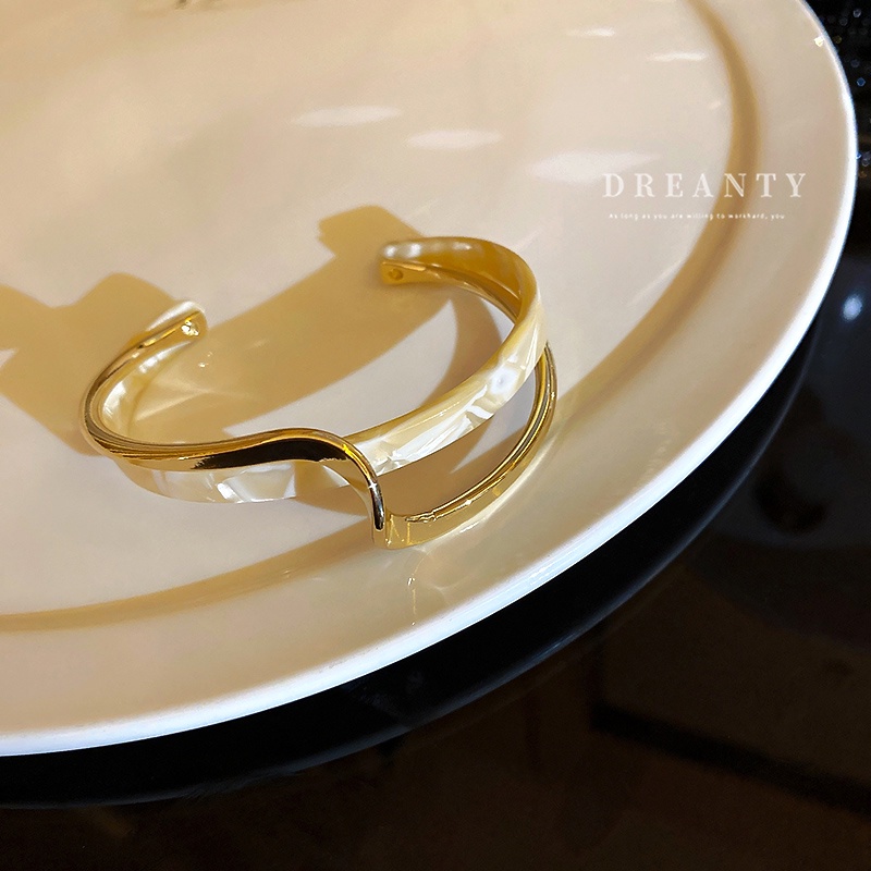 Vòng Tay Hở Mạ Vàng Họa Tiết Vỏ Sò Hình Học Phong Cách Âu Mỹ Thời Trang Cao Cấp