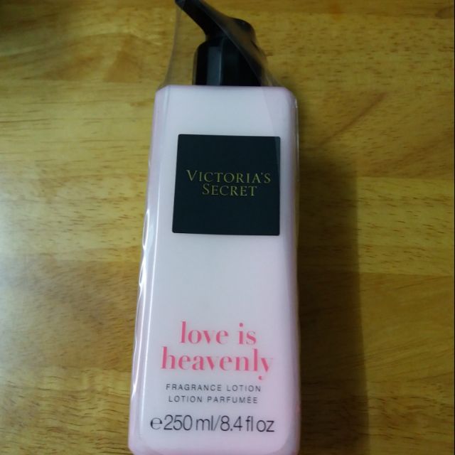 Dưỡng da Love is heavenly của Victoria's Secret 250ml
