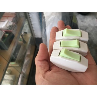 Công tắc bật tắt Giá Rẻ
