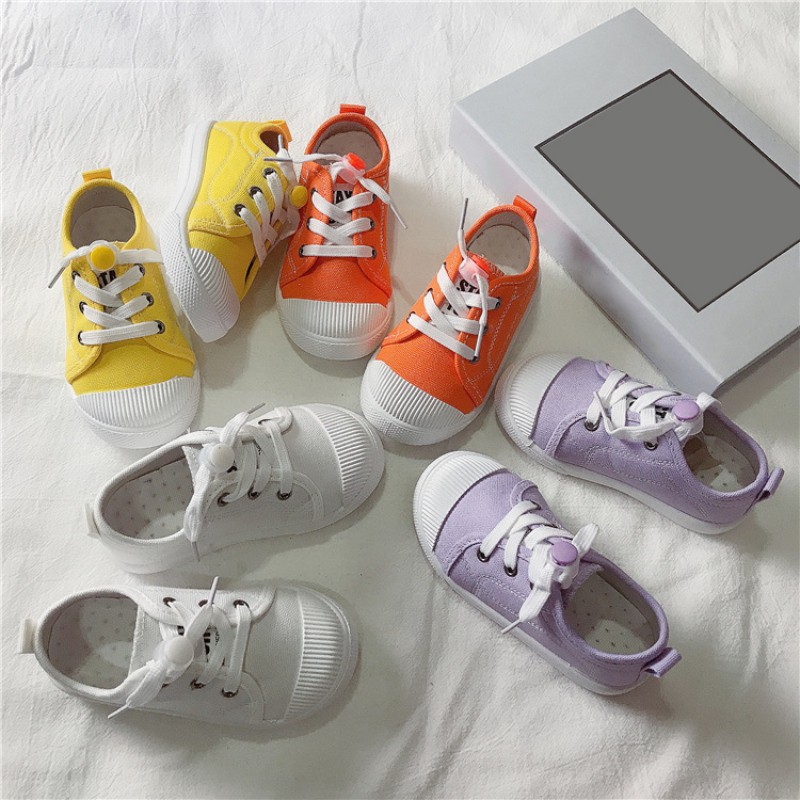 Giày canvas cột dây màu trơn cho bé