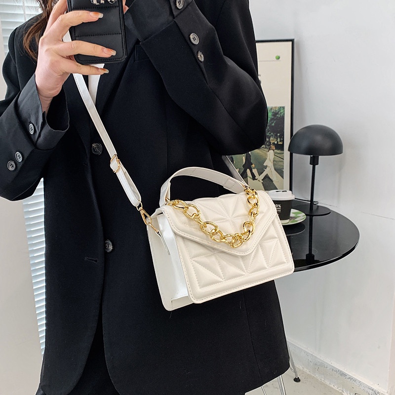 Túi đeo chéo vai IELGY kiểu vuông nhỏ họa tiết hình thoi phối xích thời trang cho nữ