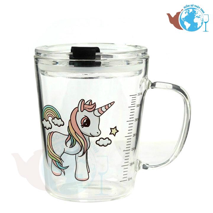 Ly thủy tinh chia vạch CÓ QUAI in hình dễ thương kèm ống hút, cốc chia vạch thủy tinh cao cấp
