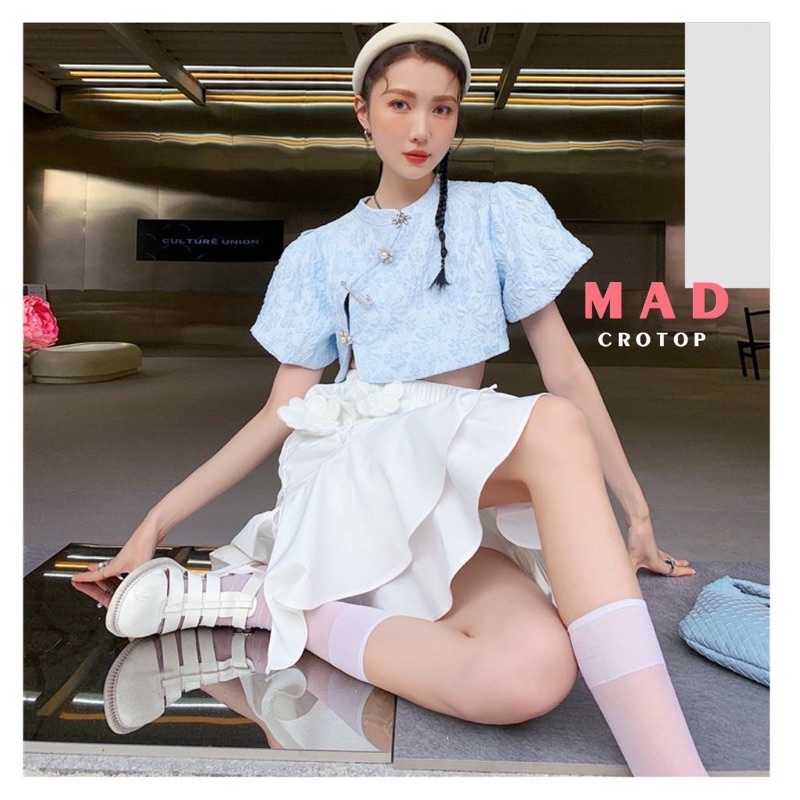 Set Áo Hoa Đính Ghim Quý Phái Và Chân Váy Bèo Nhún Tiểu Thư Kết Hợp Hoàn Hảo MadCrotop DMA104