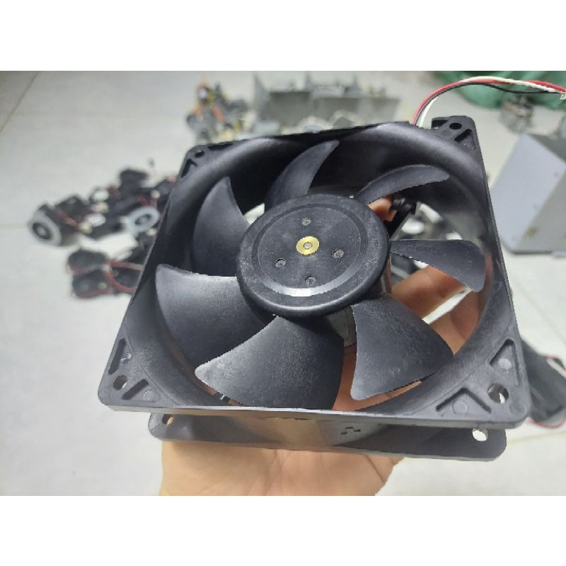 Quạt tản nhiệt Nidec 24v-0.37A 12cm×12cm×3,8cm.
