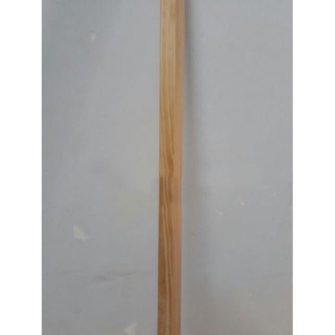 Thanh gỗ để gắn cửa chặn