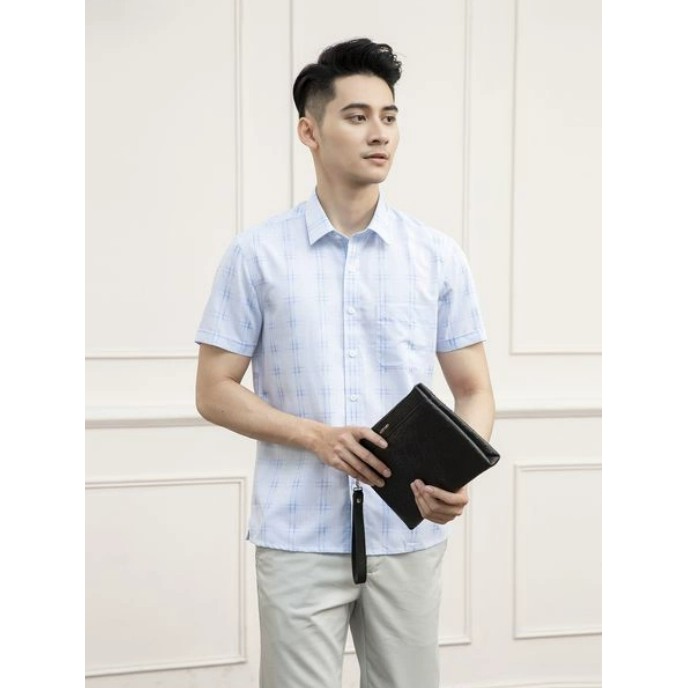 Áo sơ mi nam tay ngắn Aristino màu xanh kẻ dệt dobby dáng perfect fit chất liệu sợi sồi cao cấp chính hãng ASS157S1