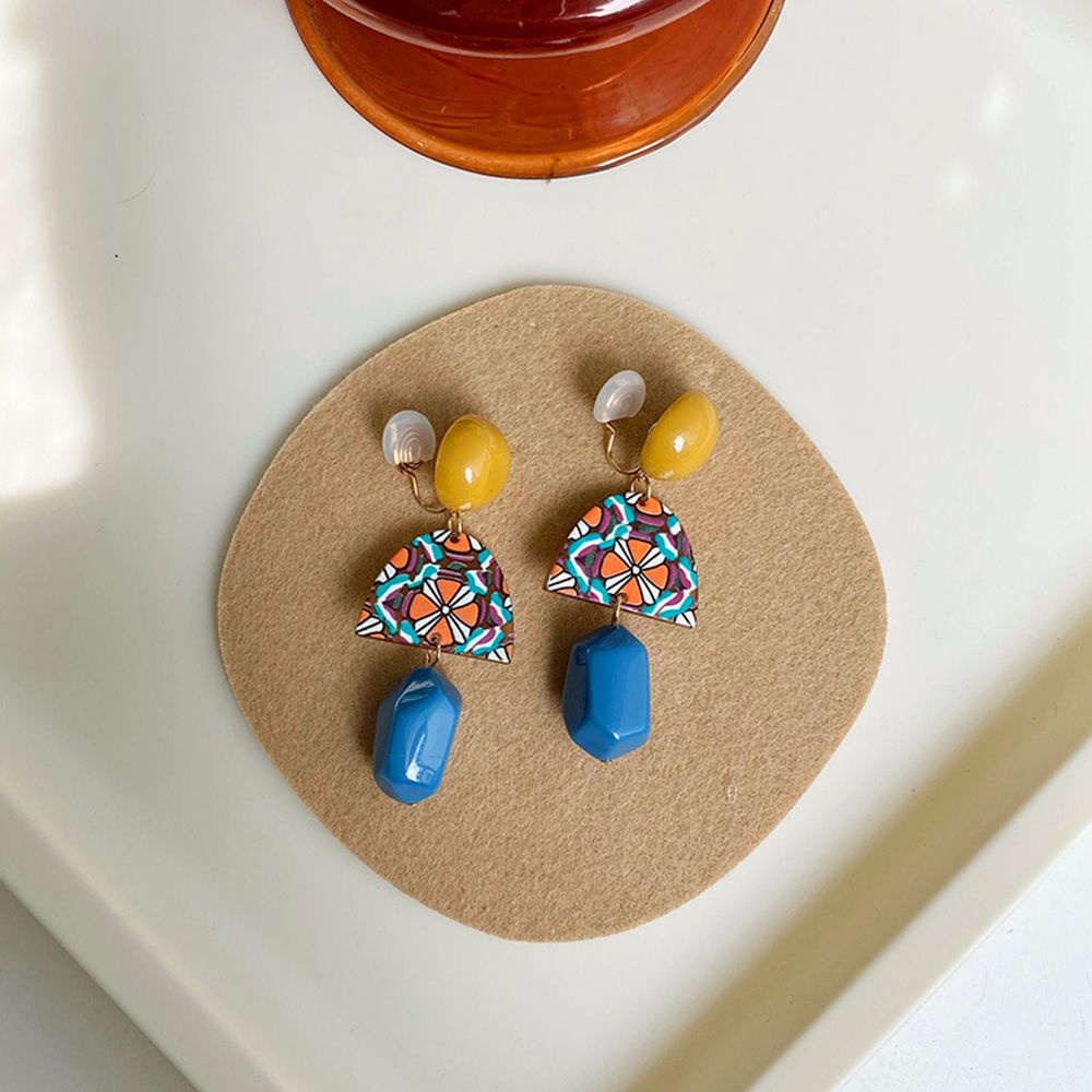 Khuyên Tai Dạng Kẹp Không Xỏ Bằng Nhựa Resin Phong Cách Hàn Quốc Cổ Điển Tinh Tế Dành Cho Bạn Nữ