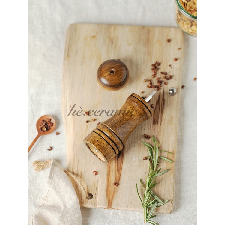 HÈ.CERAMIC / Lọ Xay Tiêu Cầm Tay Bằng Gỗ Phong Cách Âu Châu