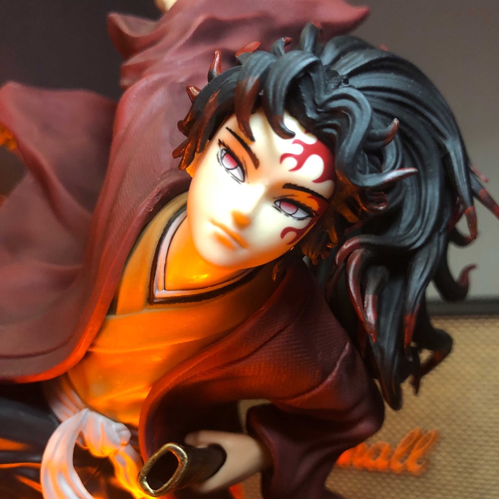 Mô hình Tsugikuni Yoriichi chiến đấu 38cm có LED - Kimetsu No Yaiba
