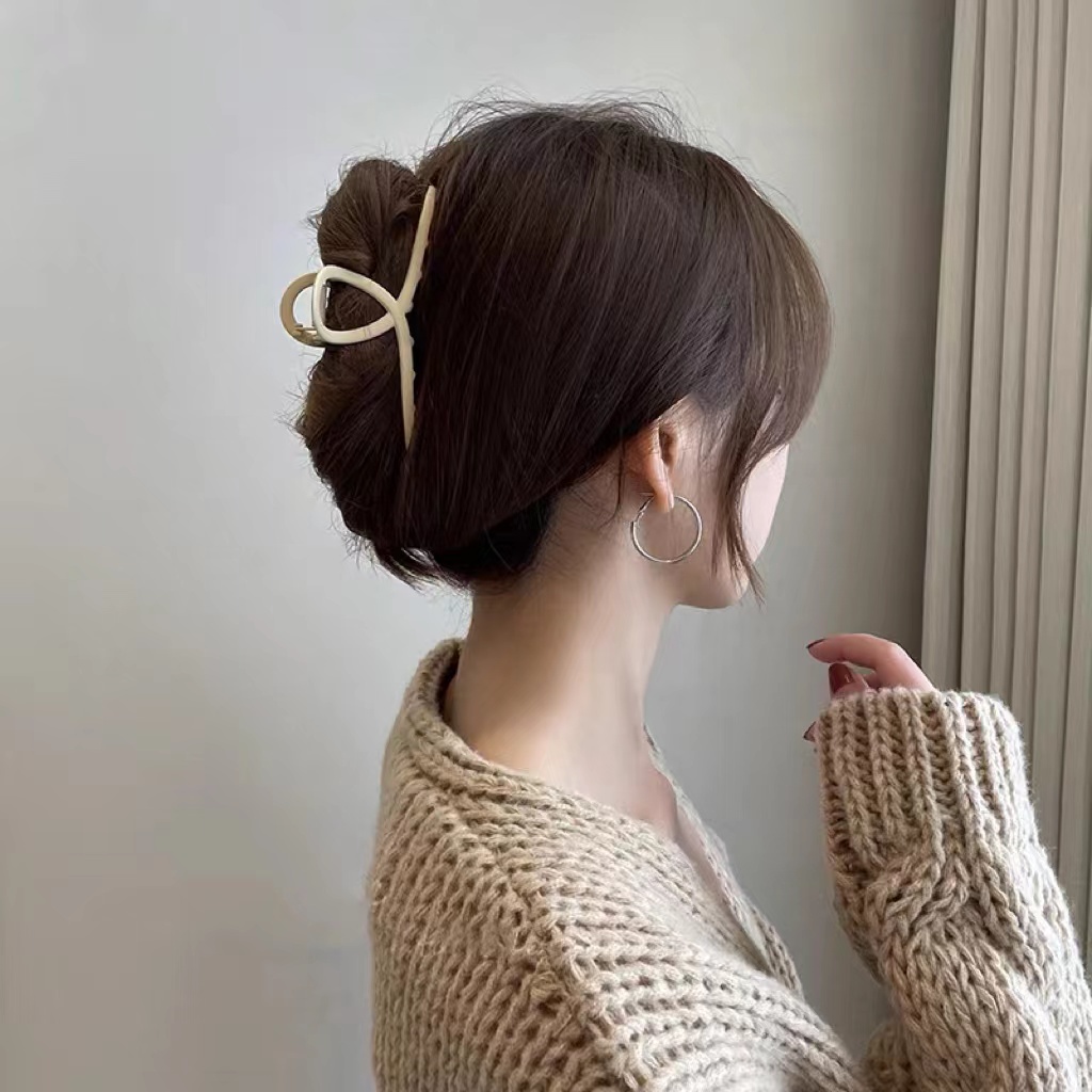 Kẹp Tóc Hình Cá Mập Bằng Kim Loại Nhám Cho Nữ