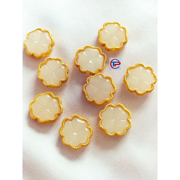 Charm mặt cỏ 4 lá size 10mm Nepal nhà Phật bọc vàng kí tự xưa may mắn tài lộc mic vòng