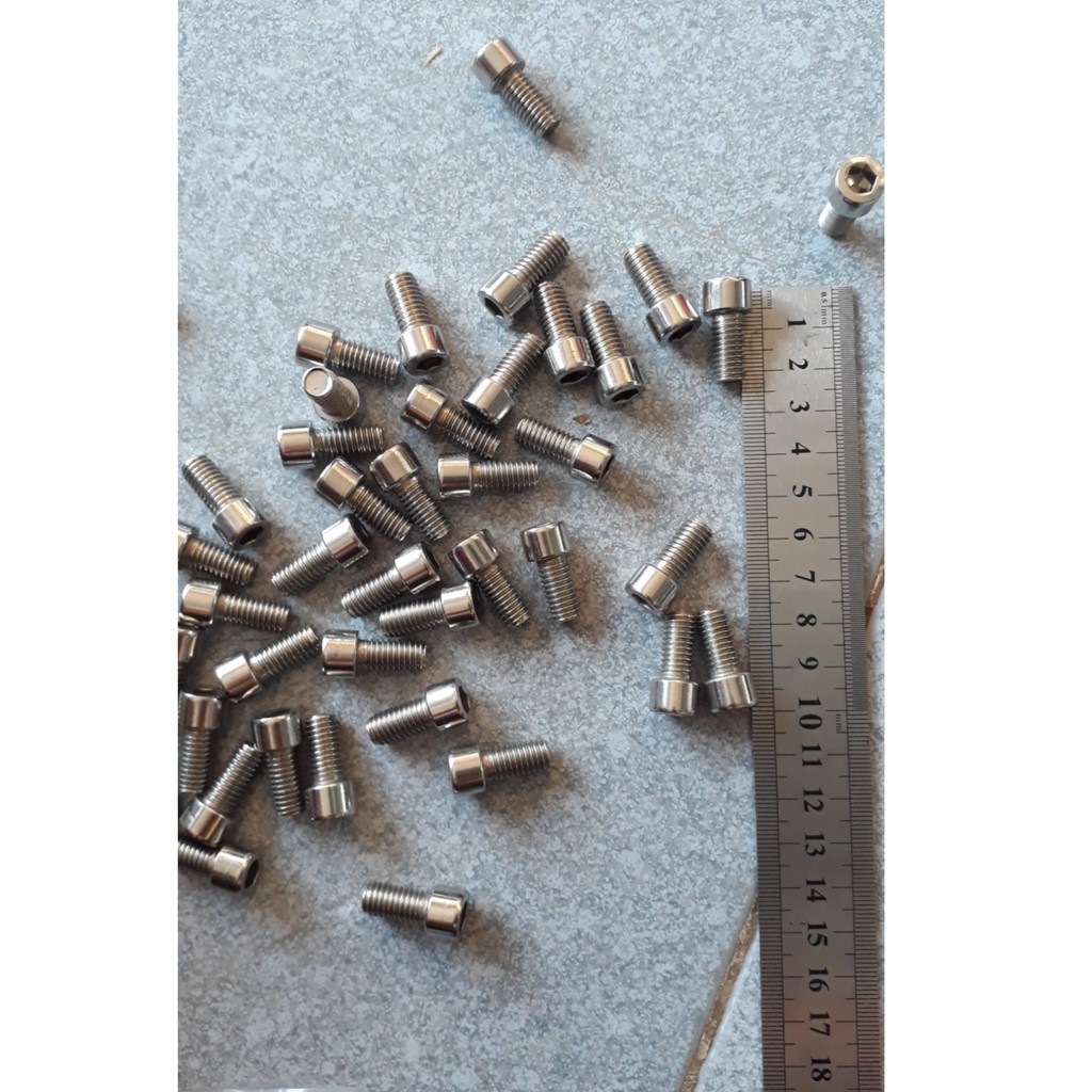 Bulon đầu vặn lục giác trắng 8li dài 2cm