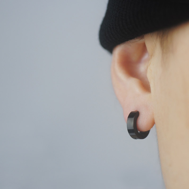 Khuyên Tai Tròn Bằng Thép Không Gỉ Màu Bạc/Đen Phong Cách Punk Thời Trang Cho Nam