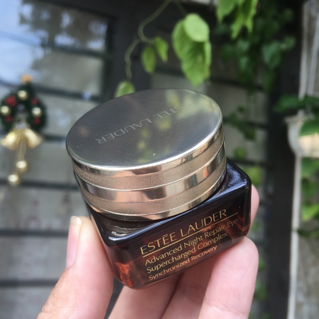 💋 Dòng kem mắt chủ lực của EsteeLauder