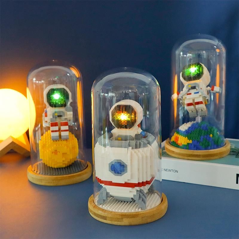 Lego Phi Hành Gia có lồng kính nhựa mô hình lắp ráp decor Nhà Du Hành đồ chơi lắp ghép vũ trụ đáy gỗ