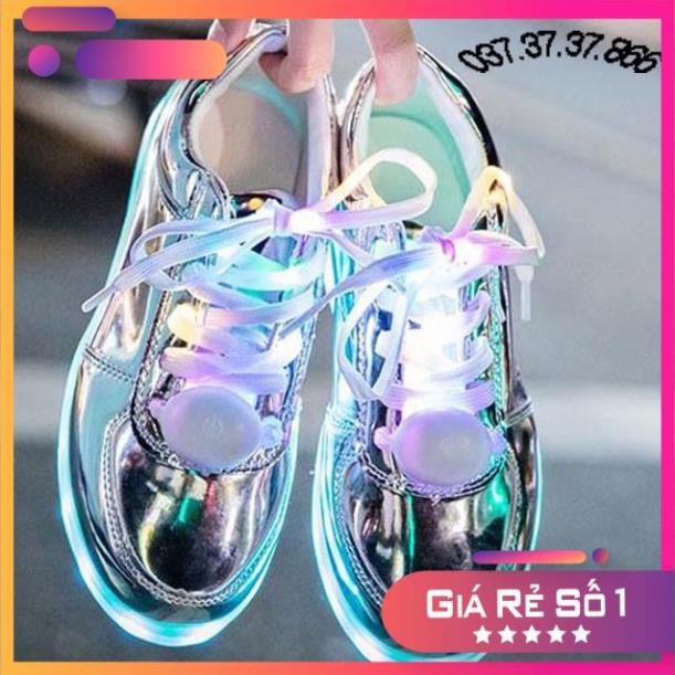 Giày đế led phát sáng màu bạc bóng phát sáng 7 màu 8 chế độ đèn led