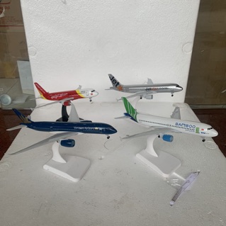 Máy bay mô hình  20cm giá rẻ