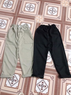 Quân kaki túi trước