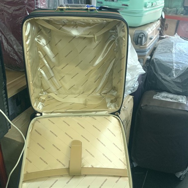 Vali kéo gucci size 18