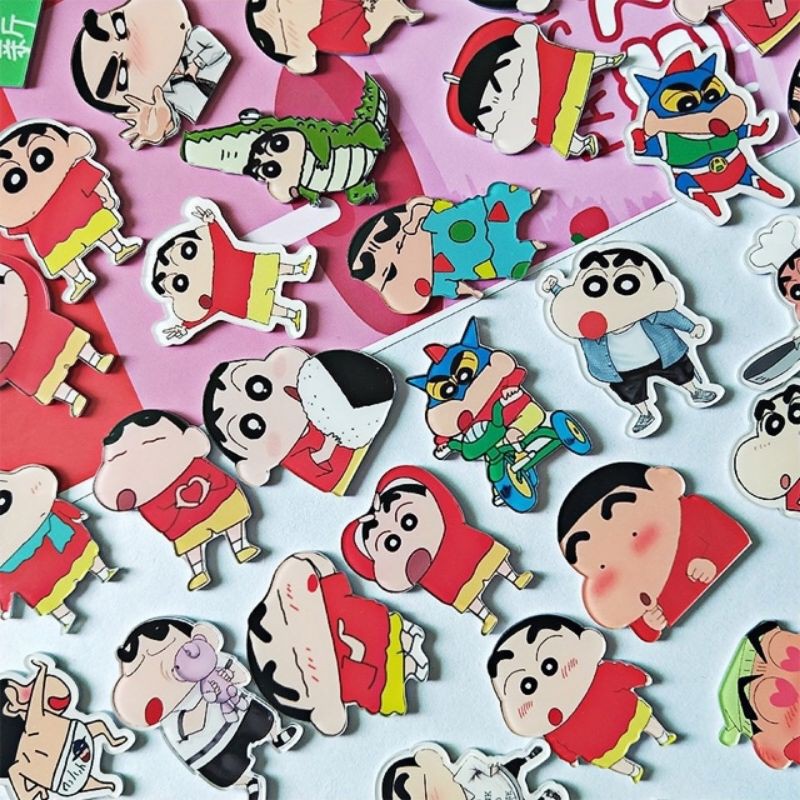 Sticker SHIN huy hiệu cậu bé bút chì ( giao ngẫu nhiên) - BaloGigo