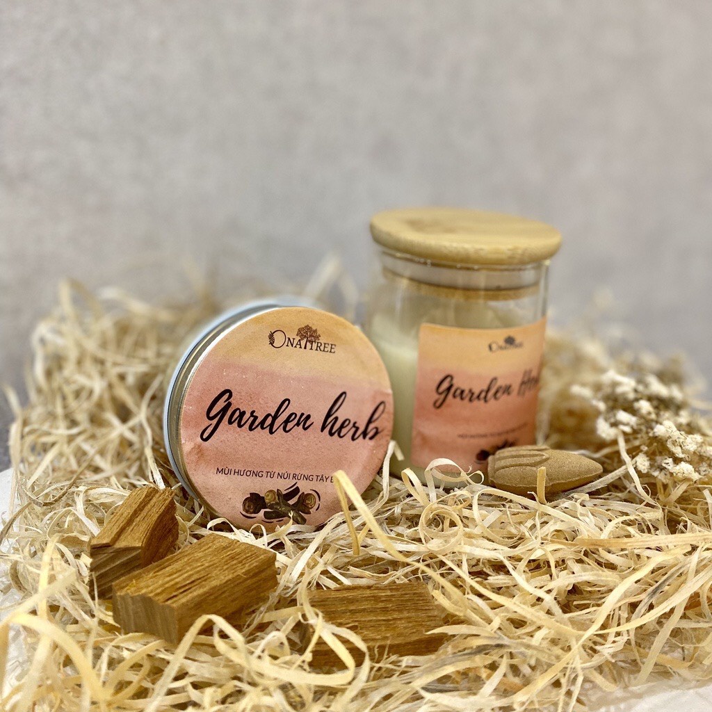 Nến Thơm OnaTree Garden Herbs Hương Thảo Mộc Trầm 70g