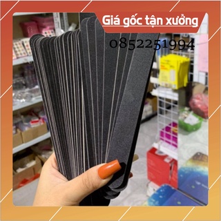 Dũa móng tay đen