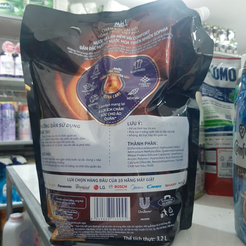 Nước xả vải Comfort hương nước hoa thiên nhiên sophia túi 3.2 lít