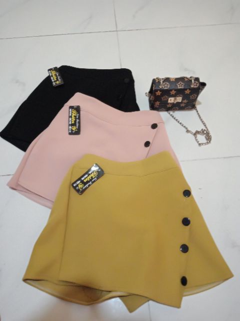 Chân váy đính nút đủ màu,đủ size . | BigBuy360 - bigbuy360.vn