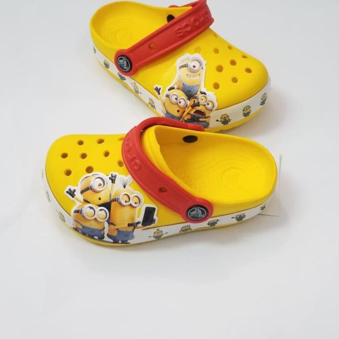 Giày Sandal Crocs Hình Minion Đáng Yêu Cho Bé