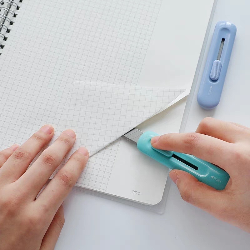Dao Cắt Giấy Mini Nhiều Màu Sắc Tiện Dụng Cho Trường Học
